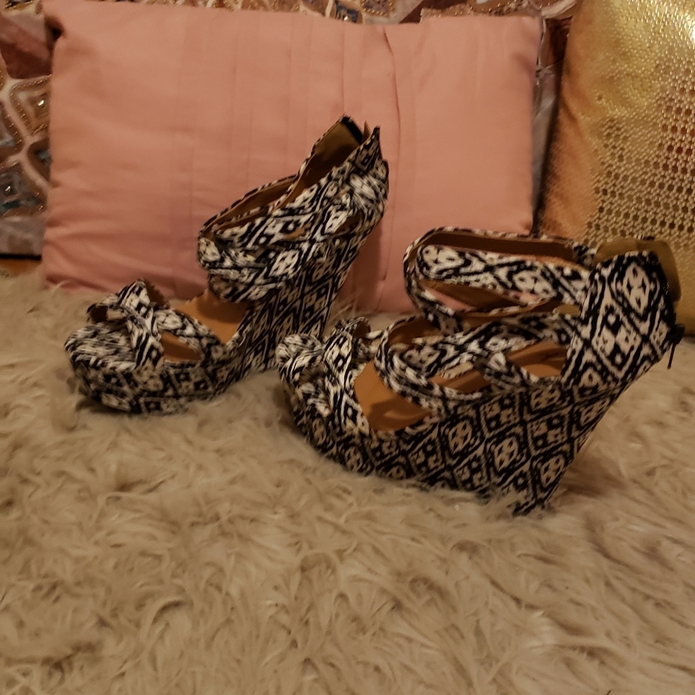 Sizes 10, 10.5 and 11